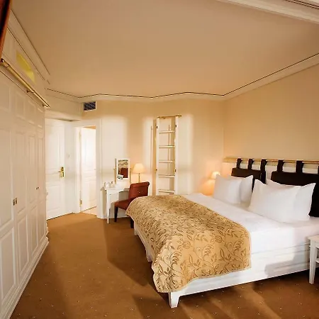 Hotel Yachthafenresidenz Hohe Düne Rostock