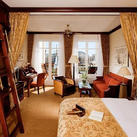 Yachthafenresidenz Hohe Düne Hotel Rostock