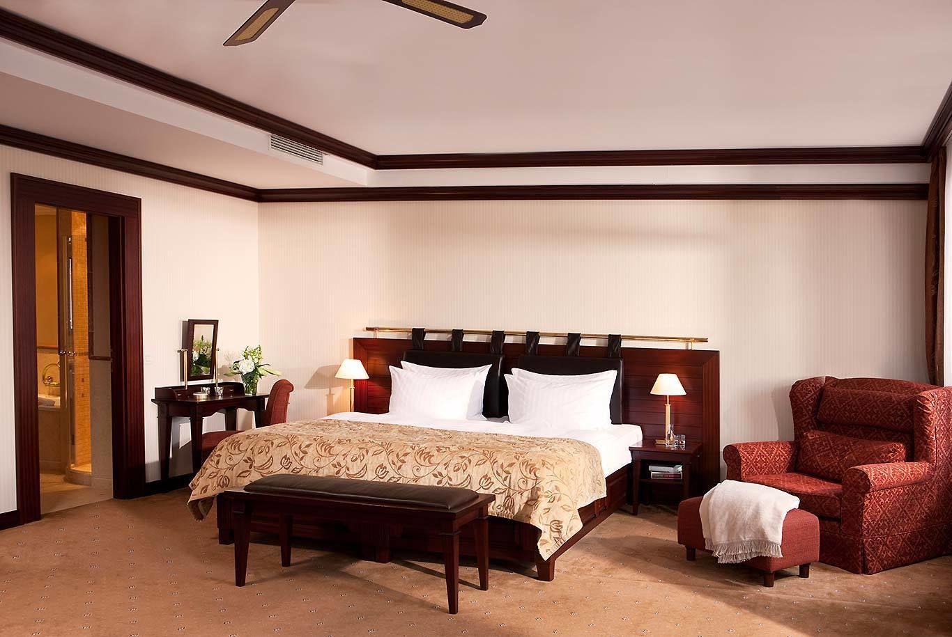 Hotel Yachthafenresidenz Hohe Düne 5*