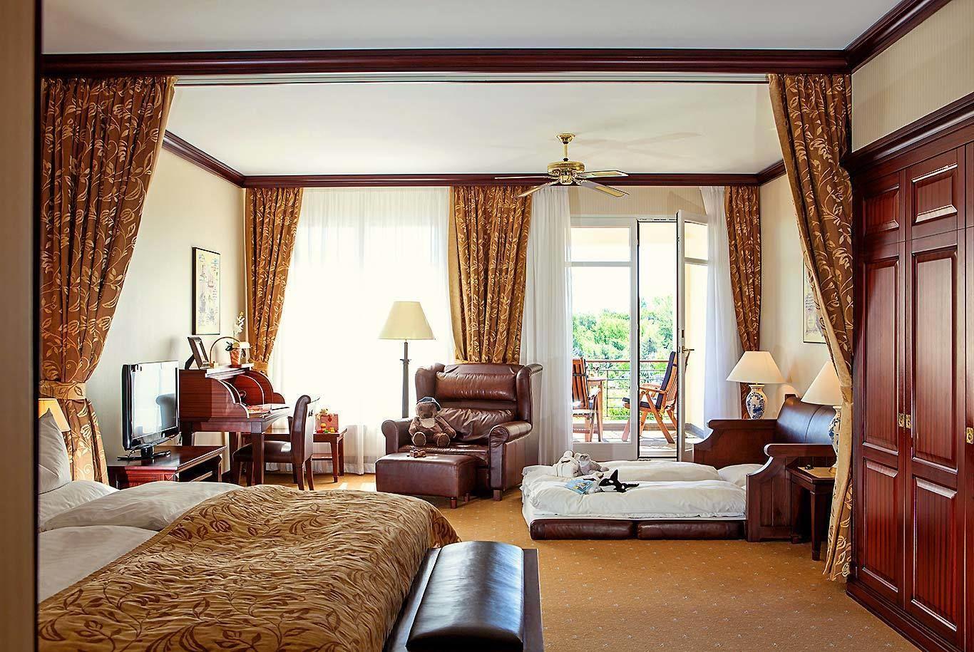 Yachthafenresidenz Hohe Duene Hotel