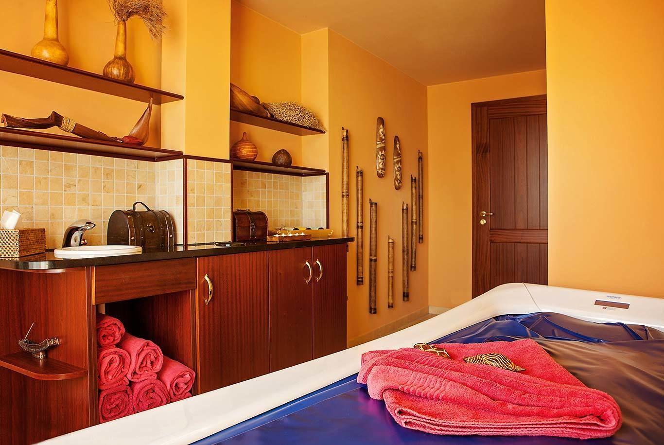 Yachthafenresidenz Hohe Duene Hotel