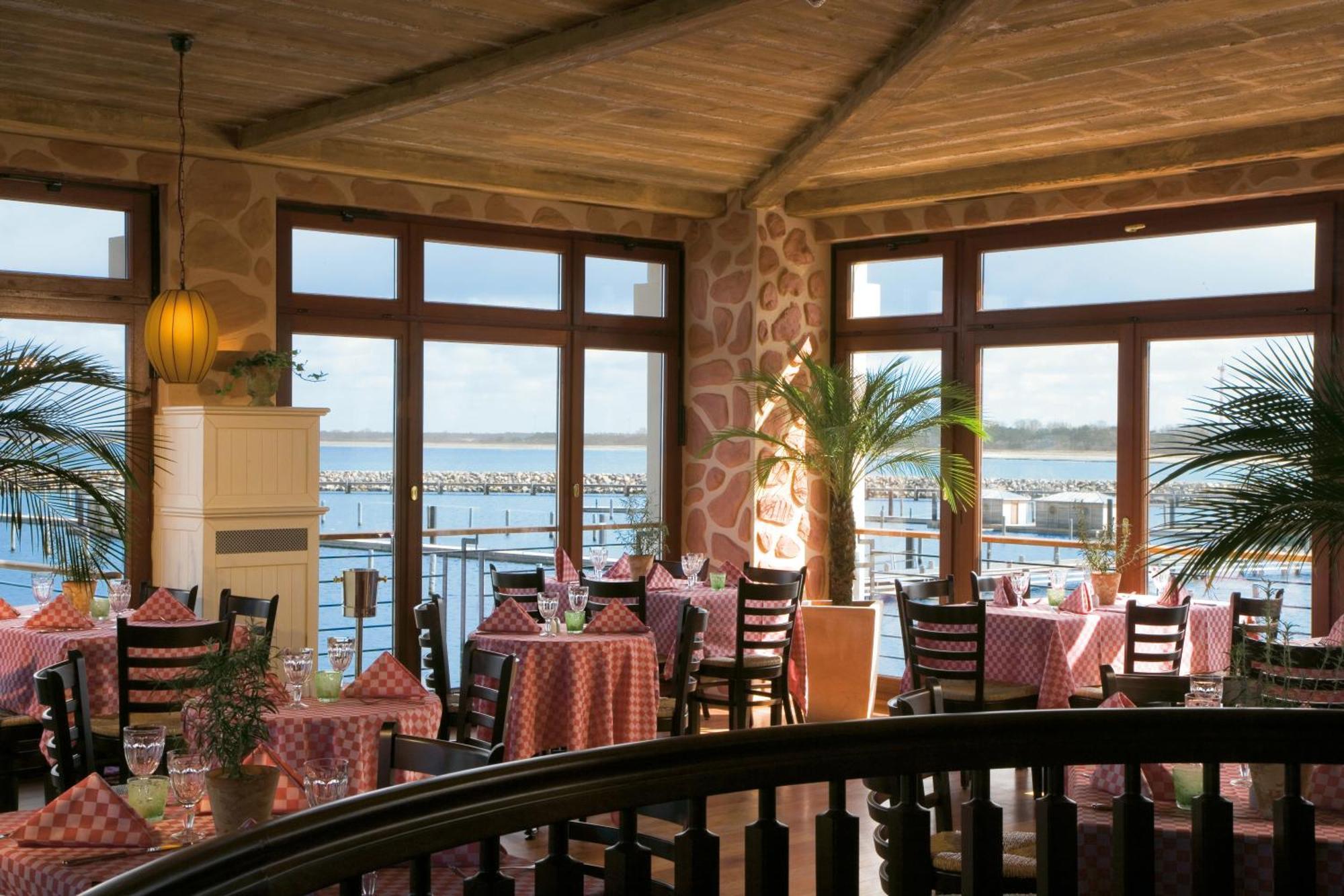 Hotel Yachthafenresidenz Hohe Düne Rostock