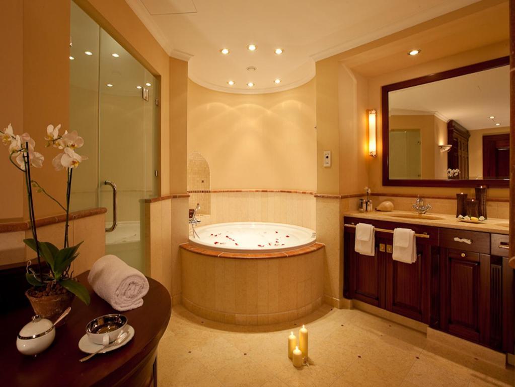 Yachthafenresidenz Hohe Duene Rostock