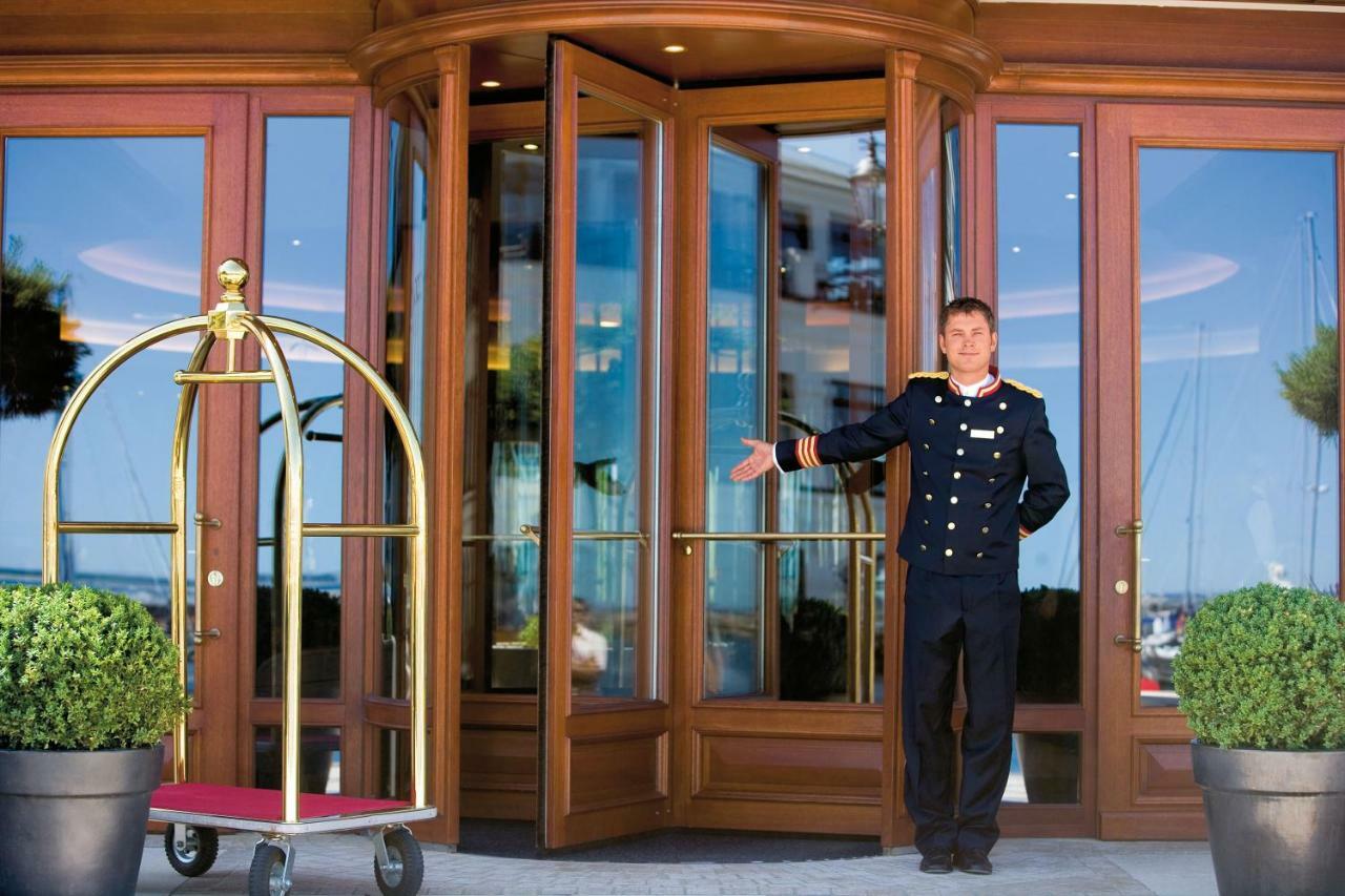 Hotel Yachthafenresidenz Hohe Duene 5*